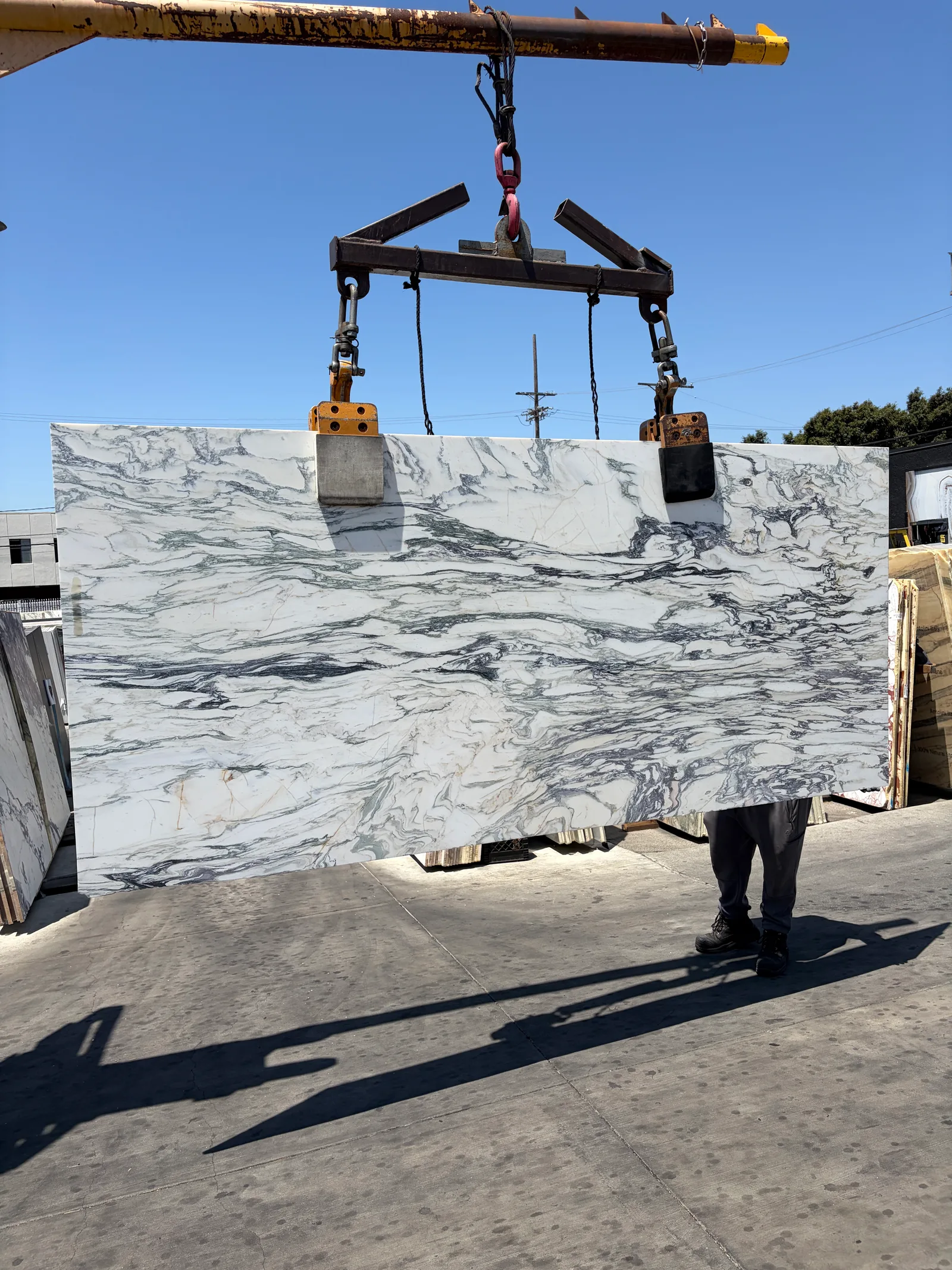 Antolini Calacatta Viola Classic DS431 honed marble slab with white ground and dramatic dark grey-green veining