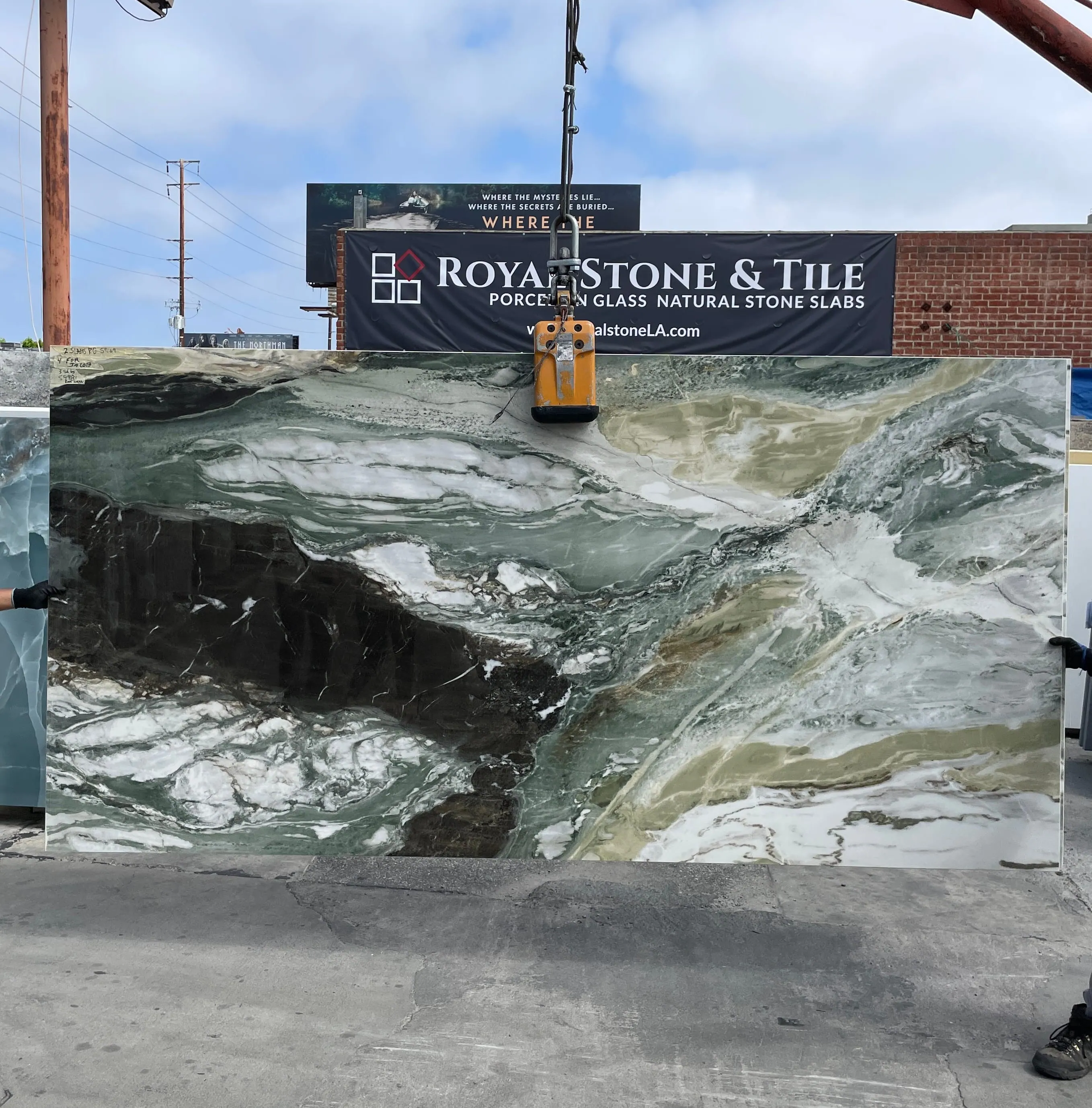 Dreaming Green Italian porcelain slab