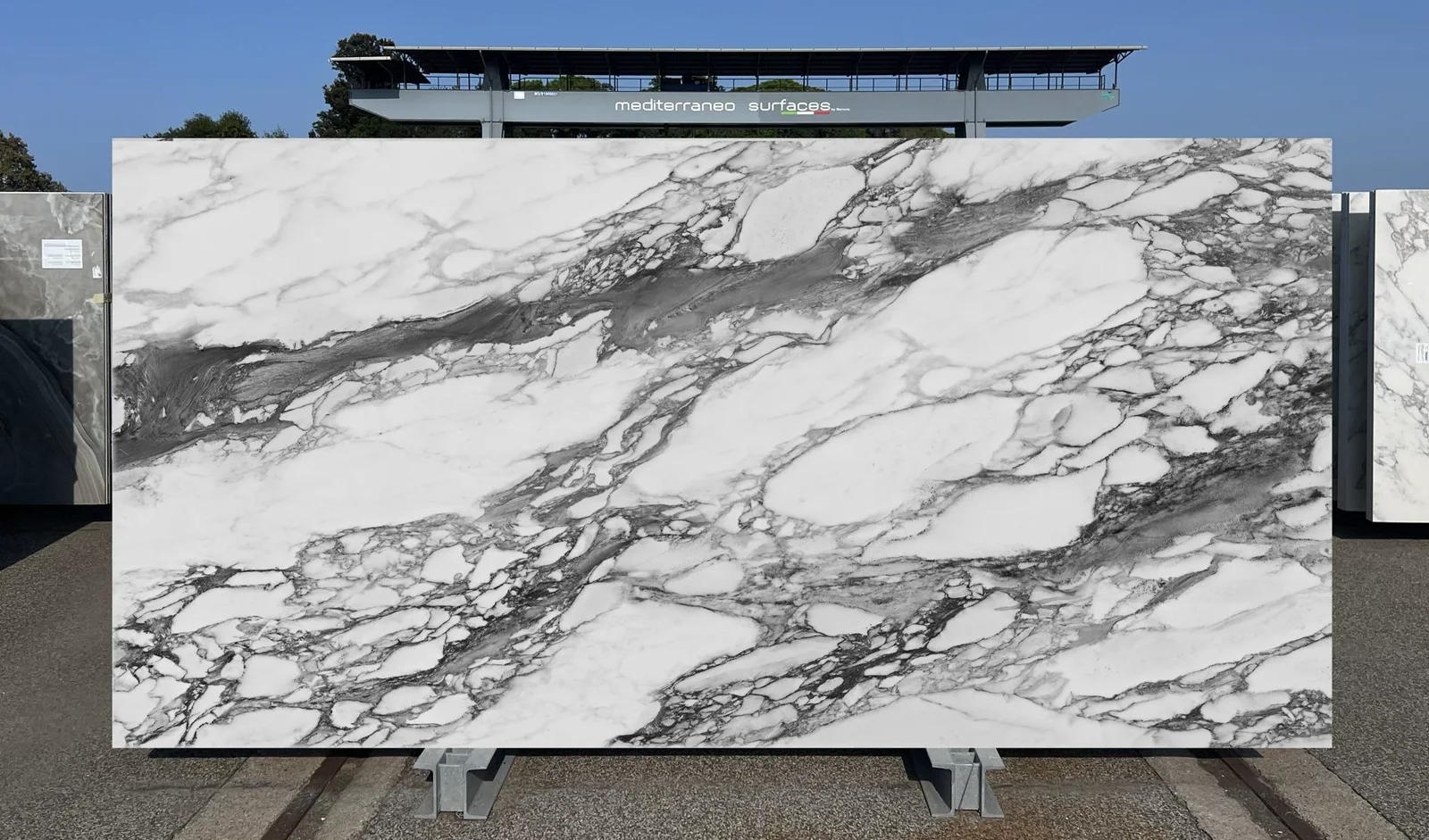 Corchia Nero Italian porcelain slab